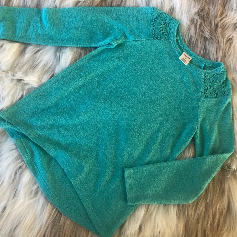 Girls light sweater